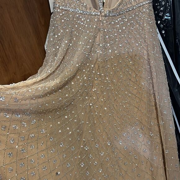 NWT Mac Duggal 93701 Embellished Plunge Neck Sleeveless Gown Size 6 - Picture 14 of 15